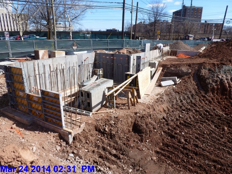Wall Forms along ...... Line Facing South-East (800x600)